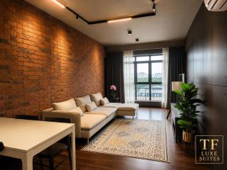 K-Avenue by TF Luxe - Spacious 2Bedroom Unit with 2 Free Parking - 0