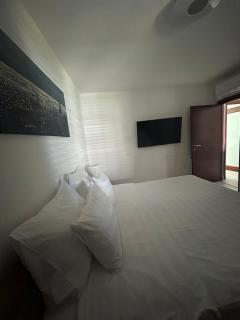 Bianco Deluxe Apartment - 9