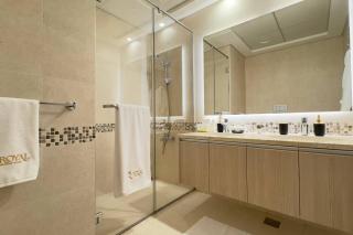 Royal 4BR Haven - Yas Island Luxury Escape - 3