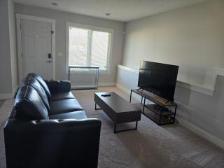 Modern Walkout Suite Private Entrance Self Checkin - 9