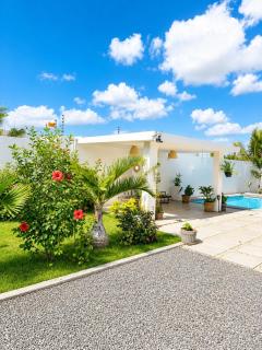 Beautiful contemporary villa with private pool - 1