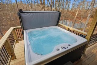 Hot Tub Cabin Fire Pit Private Retreat Sleeps 8 - 8
