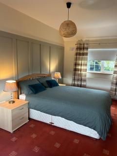 Sleeps 6 Three bed modern house Near DCU Private parking - 3