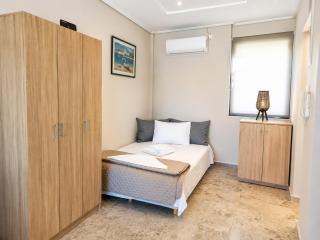 SMAROULA'S HOME - Magical view in the heart of Samos - 9