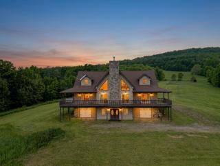 Massive 6BR 5BA Country Home with Central AC - 0