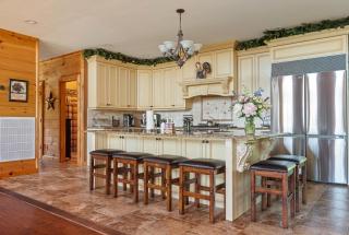 Massive 6BR 5BA Country Home with Central AC - 7