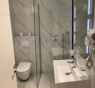 N10 Fishta Couples Apartment - 3