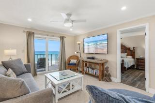 516 - Newly Updated Oceanfront 2 Bedroom - 5