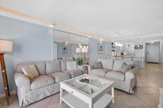 313 - Dazzling Oceanfront 2/2 - 7