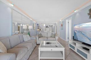 313 - Dazzling Oceanfront 2/2 - 6