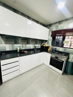Exclusive 4BDR Villa in Prime Location with Ample Parking Spaces Plus Fast Wi-Fi - 1
