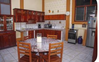 Linda Casona con piscina AC wifi mall para 12 personas - 3