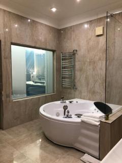 Khreschatyk very central VIP-apartment with jacuzzi &sauna - 9