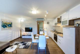 Apartment Mistral - Cosy Apartment with Sea view - Molunat - 3