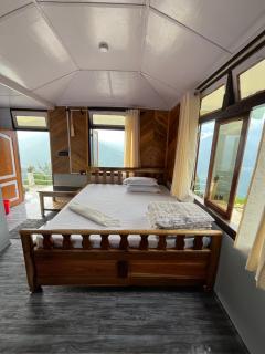 The Peak Paradise - 1