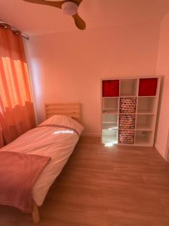 The North Antwerp Apartment - 4