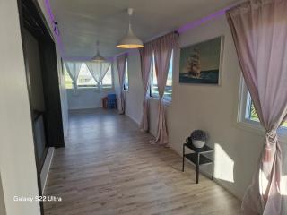 Lakeview Family Villa with Large Garden - 5