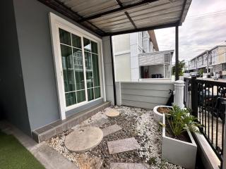 Bangkok Private 4BR Townhouse Pool and Gym l Bangna - 9