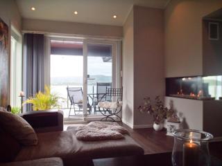 Waterfront House with Spectacular Ocean View - 8
