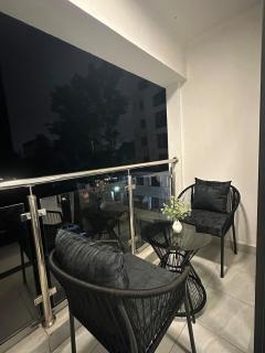 Luxury Boutique Suite Walk to GTC, Sarit & Malls - 5