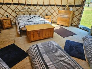Yurt Sleeps 5 - Dogs Welcome - Bbq - 2