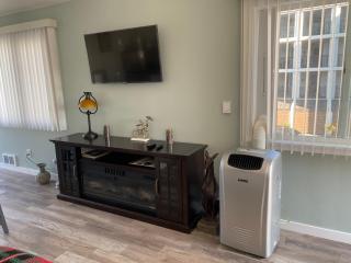 Soundview Ferry Cottage - 9