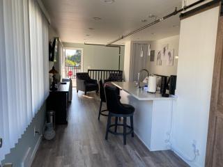 Soundview Ferry Cottage - 3