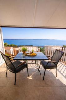 Sea View Apartment Zavala - private parking - 0