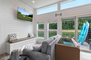 On-Water 20 - Floating House on Lake Cumberland - 4