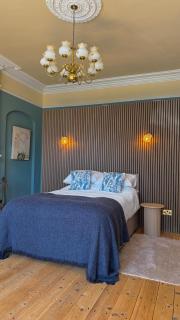 Riverbank House - 3