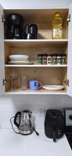 Private Modern 1BR Guesthouse- Greens, East Regina - 2