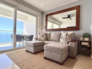 Oceanfront Condo 500Mbps WiFi & Desk - 6