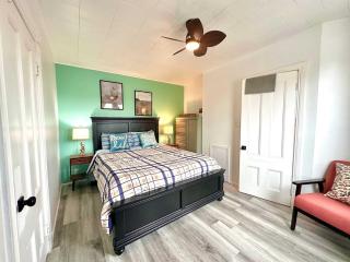 Summer Sale 1BR Big Kitchen by River and Trails - 4
