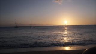 Hillside home with sea views close to Roseau - 4