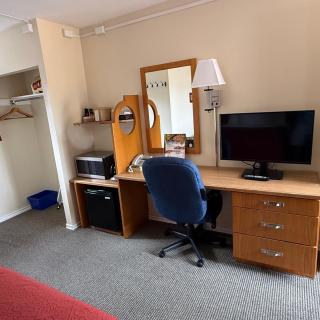 Trunk Road Motel - 9