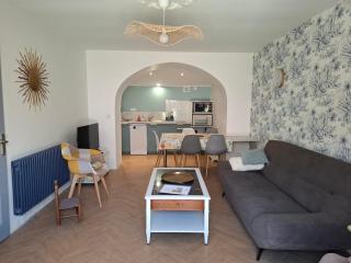 La Vie Est Belle - 7