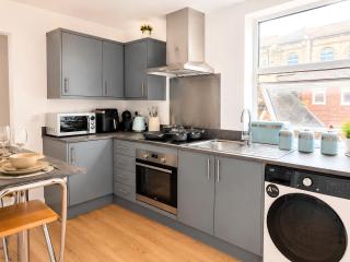 Modern Studio Apartment York City Centre Near Train Station - York Minster with Terrace - 6