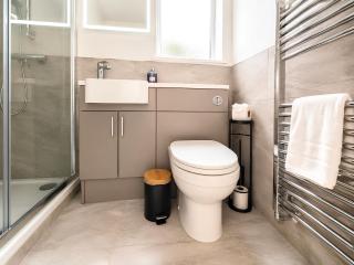 Modern Studio Apartment York City Centre Near Train Station - York Minster with Terrace - 3
