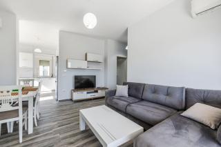 Spacious Apartment Near the Beach Gjiri i Lalzit by PikHost - 4