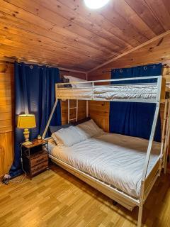 Pine and Paddle Cottage on Black Lake - 4