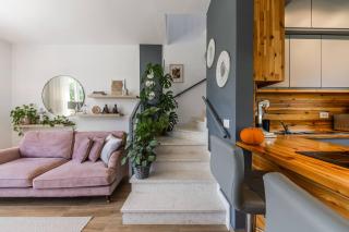 Coastal Bloom Villa Garden & BBQ by PikHost - 4