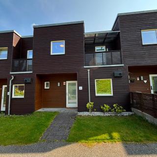 Tasta Townhouse near ONS with Parking & Workspace - 0
