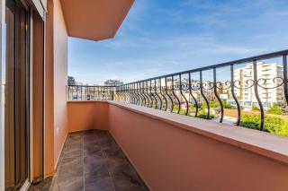 A&H Azure Apartaments 2BR by PikHost - 8