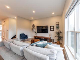 Bright & cozy 3 bedroom house perfect for families - 8