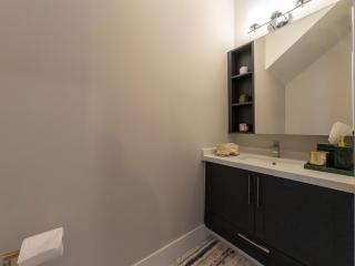 Bright & cozy 3 bedroom house perfect for families - 7