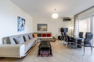 Bright Sunny Apartment by PikHost - 6