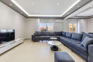 Charming Townhouse Shkodër Central Stay by PikHost - 0