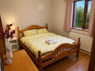 North Dublin 2-Bed House Sleeps 4 - 9