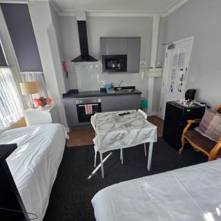Budget ground floor studio with parking S1 - 9