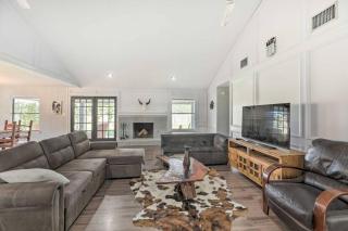 Pet-Friendly Lockhart Home With Private Yard! - 0